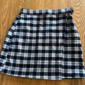 Hollister plaid high rise skirt XS